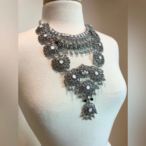 BOHO STATEMENT NECKLACE - Picture 2 of 5